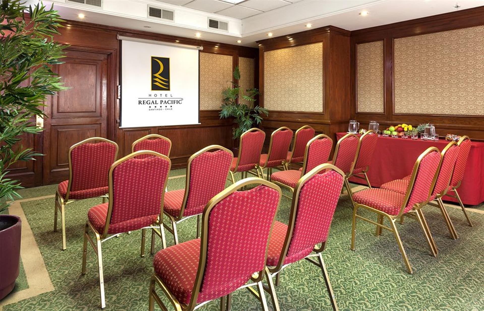 فندق ريغال باسيفيك سانتياغو المظهر الخارجي الصورة A meeting room at the Royal Regency Hotel