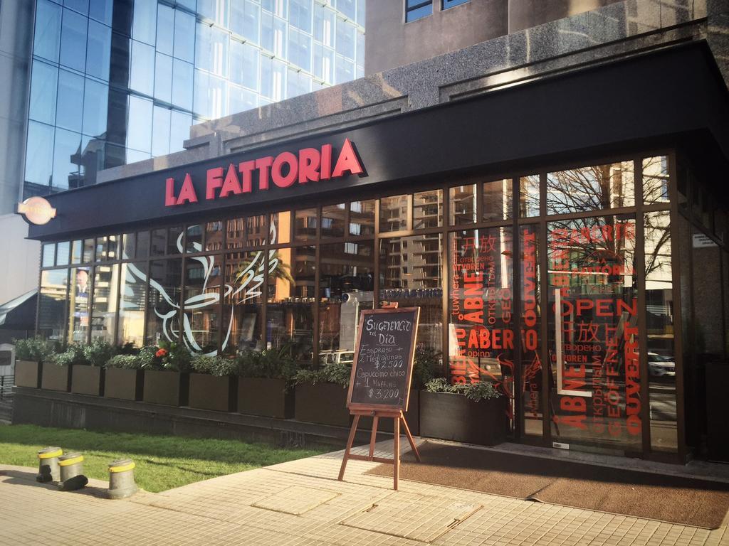 فندق ريغال باسيفيك سانتياغو المظهر الخارجي الصورة La Fattoria in Madrid